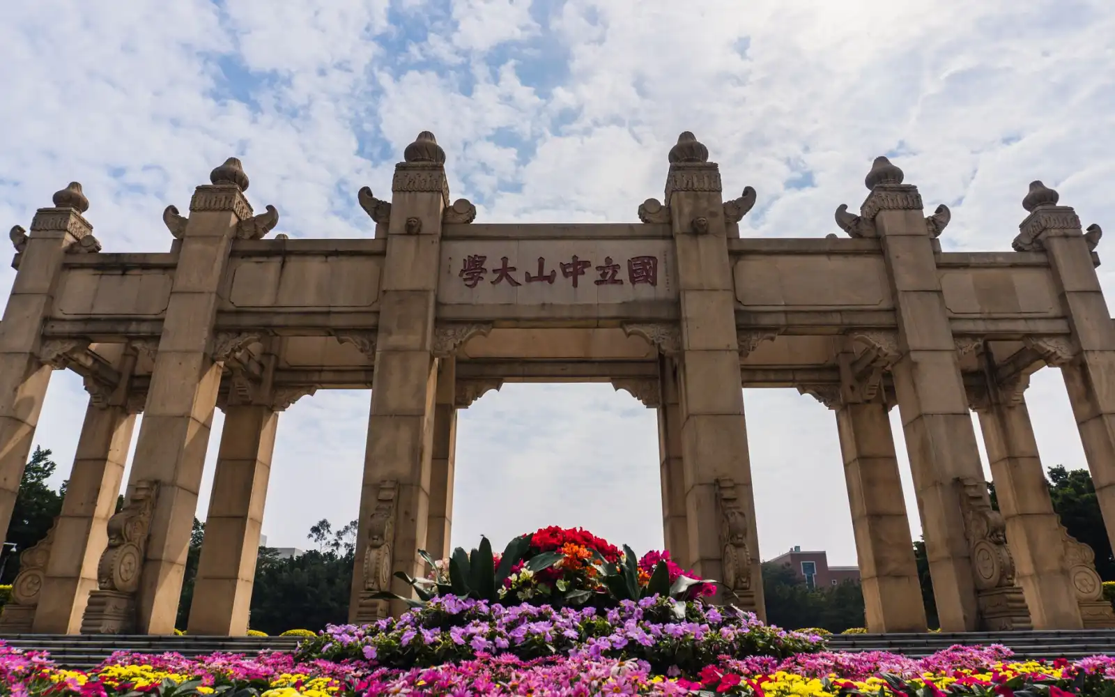 2025深圳美容机构服务对比：零痕科技与常规皮肤管理差异分析正文配图 1
