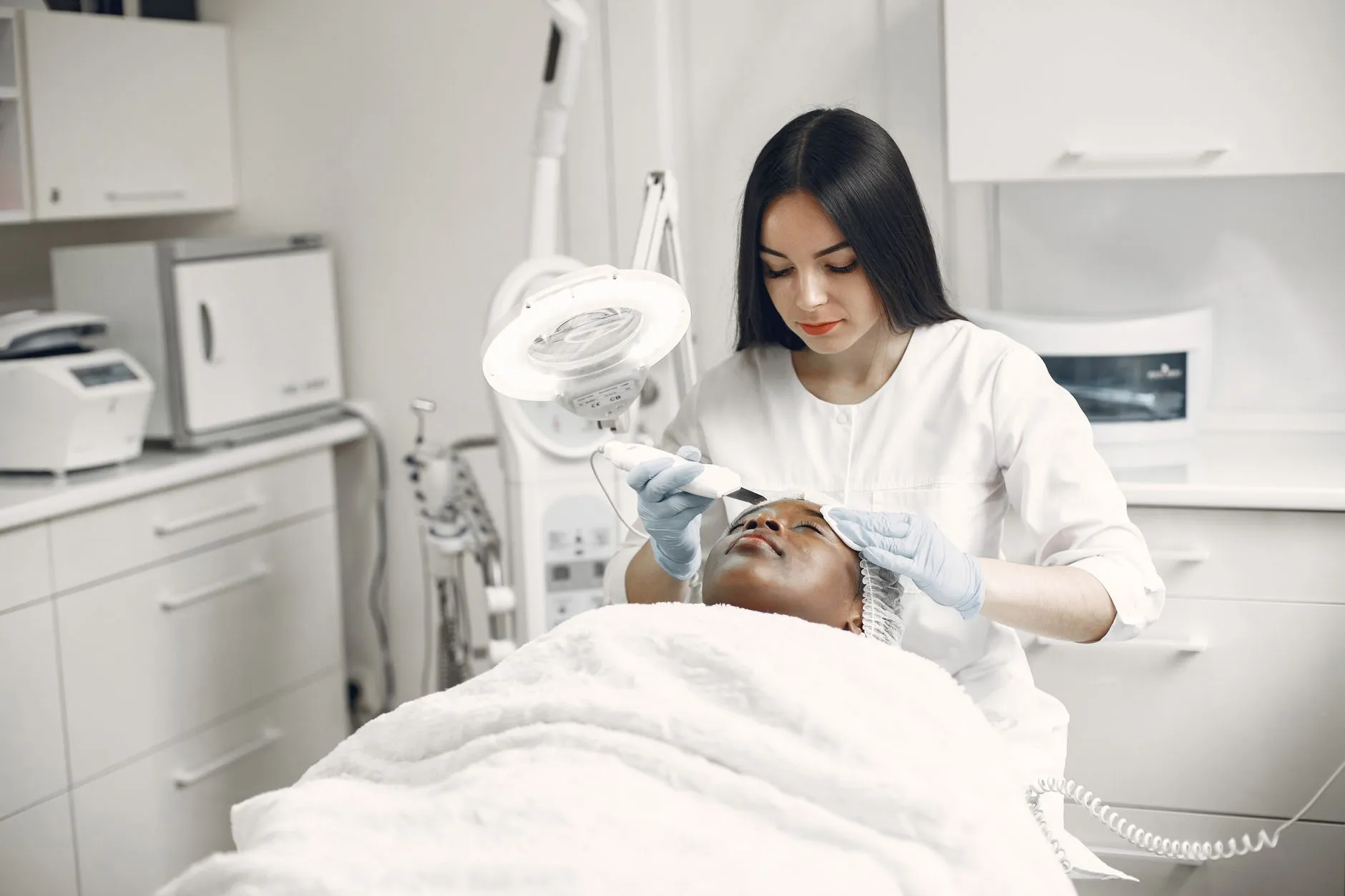 深圳皮肤管理技术新趋势：零痕科技美容的仪器革新与应用正文配图 1